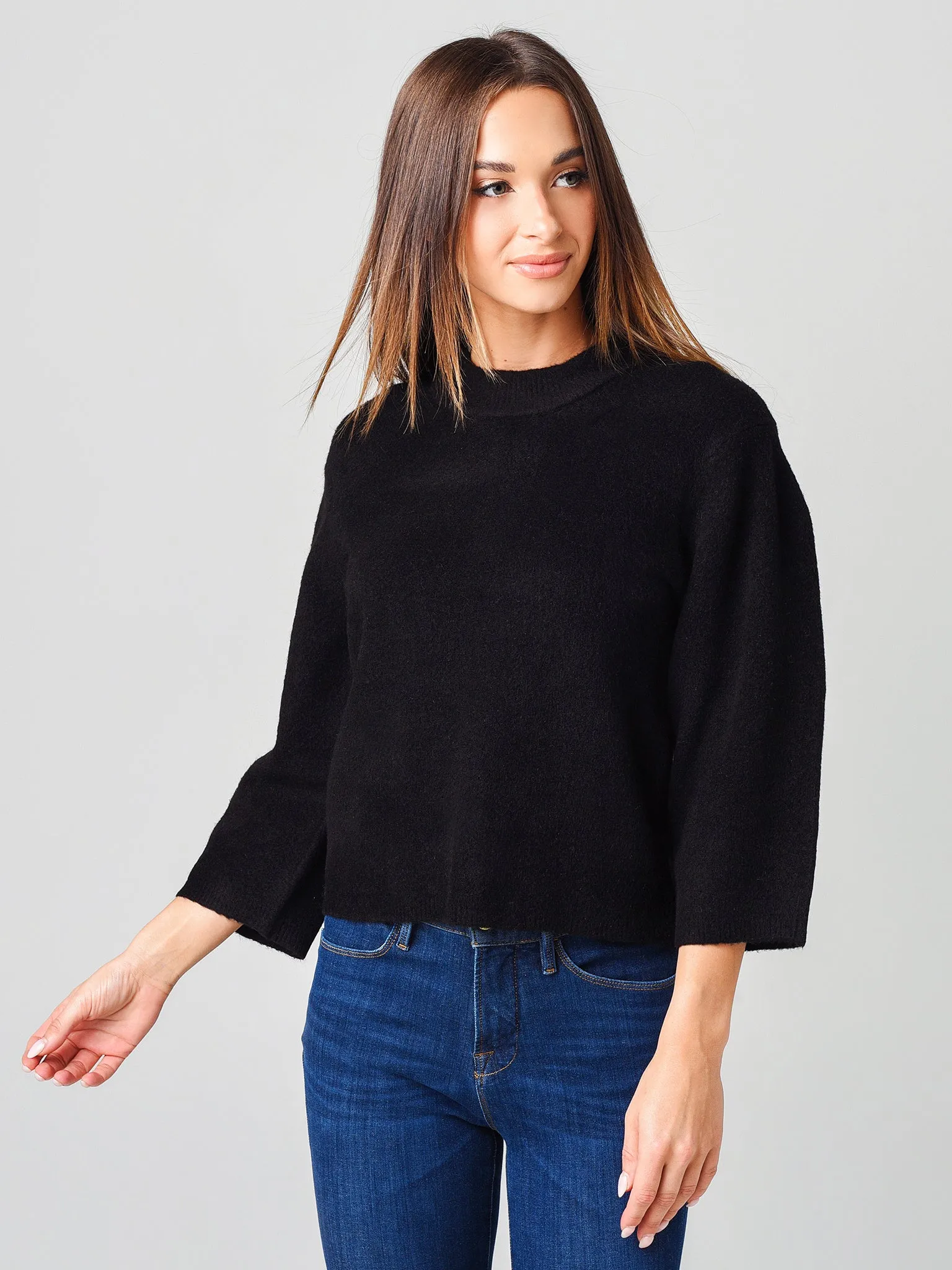 525 Women's Cropped Volume Sleeve Sweater