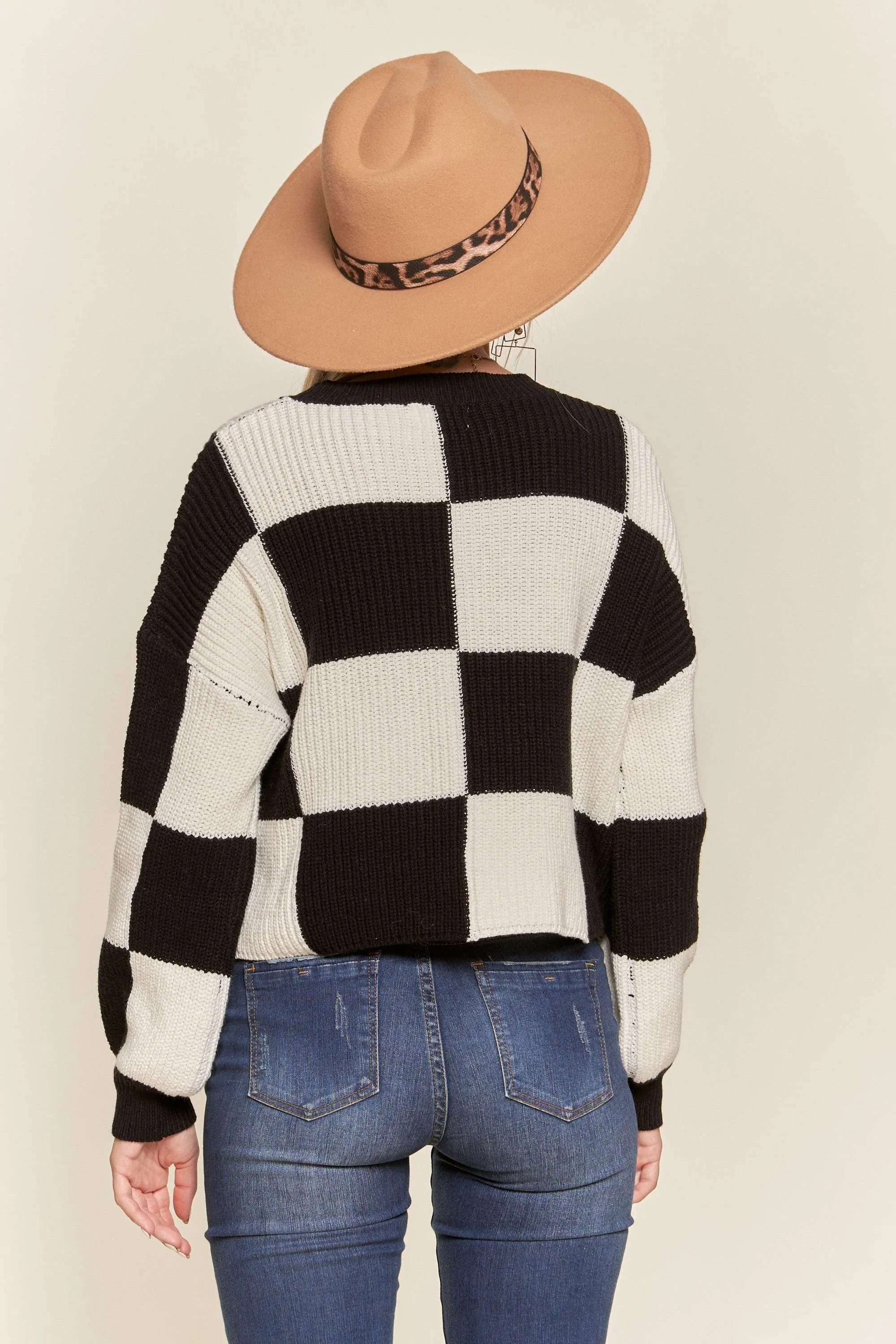 Comfy Cropped Black & White Checkered Knit Sweater Top