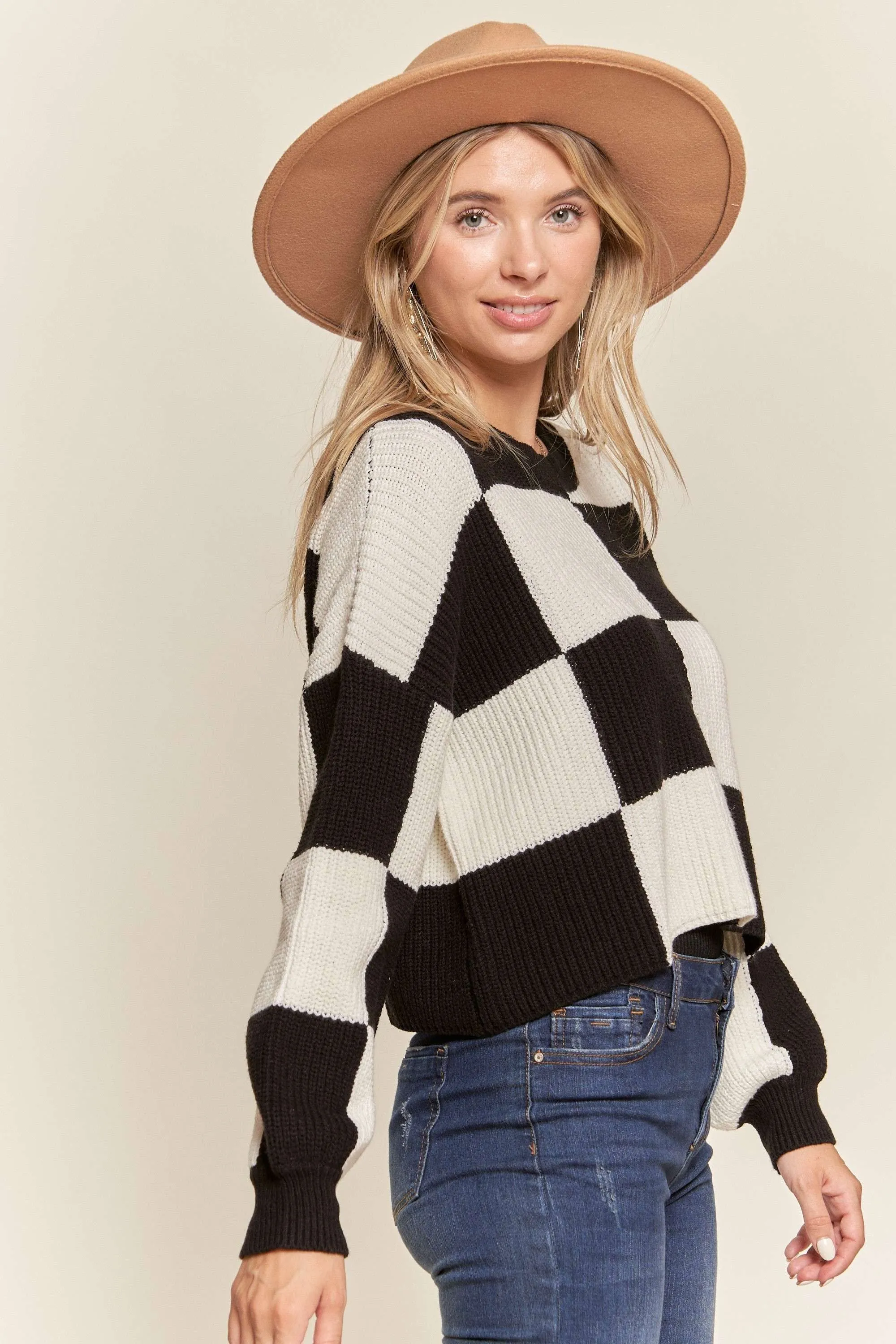 Comfy Cropped Black & White Checkered Knit Sweater Top