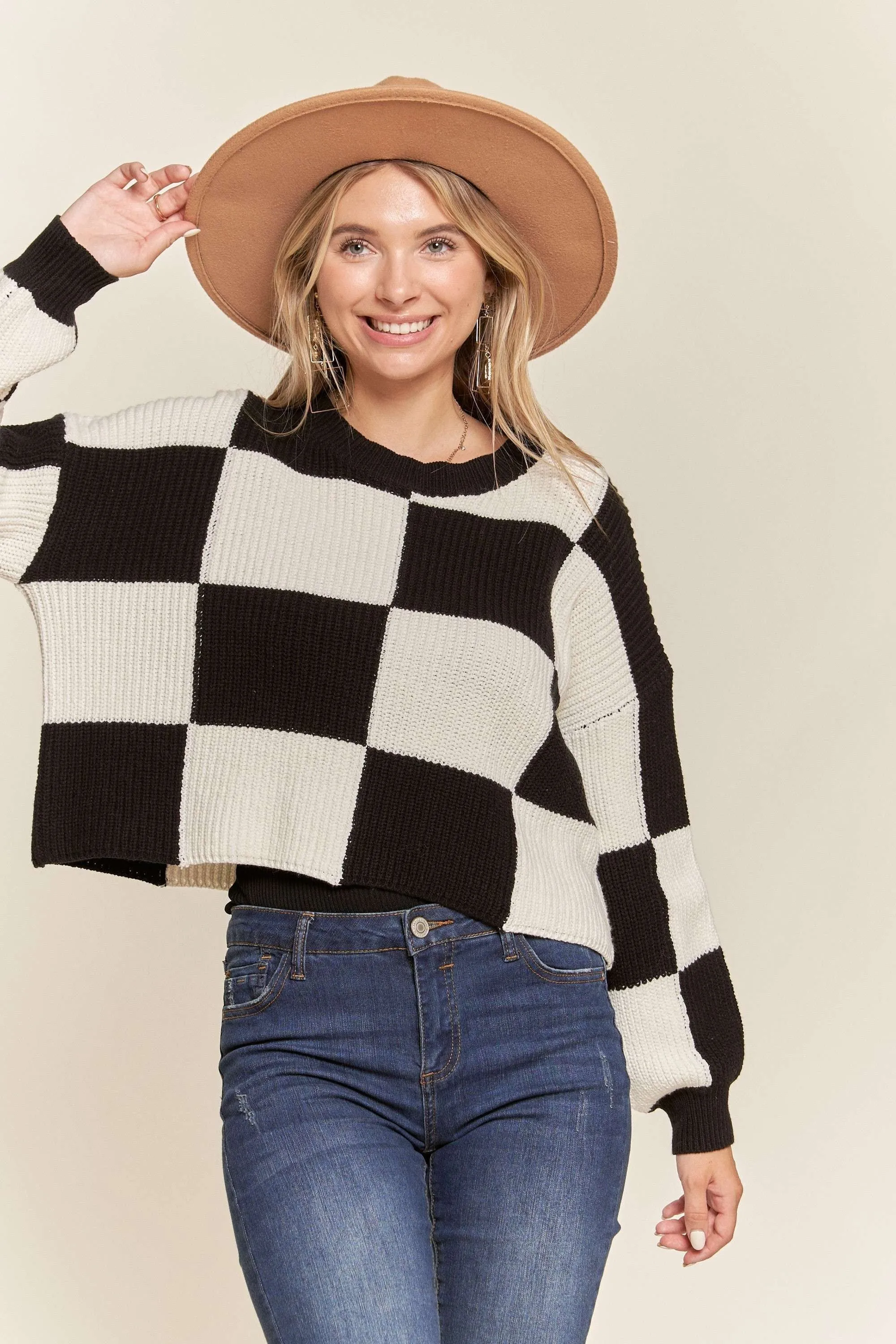 Comfy Cropped Black & White Checkered Knit Sweater Top