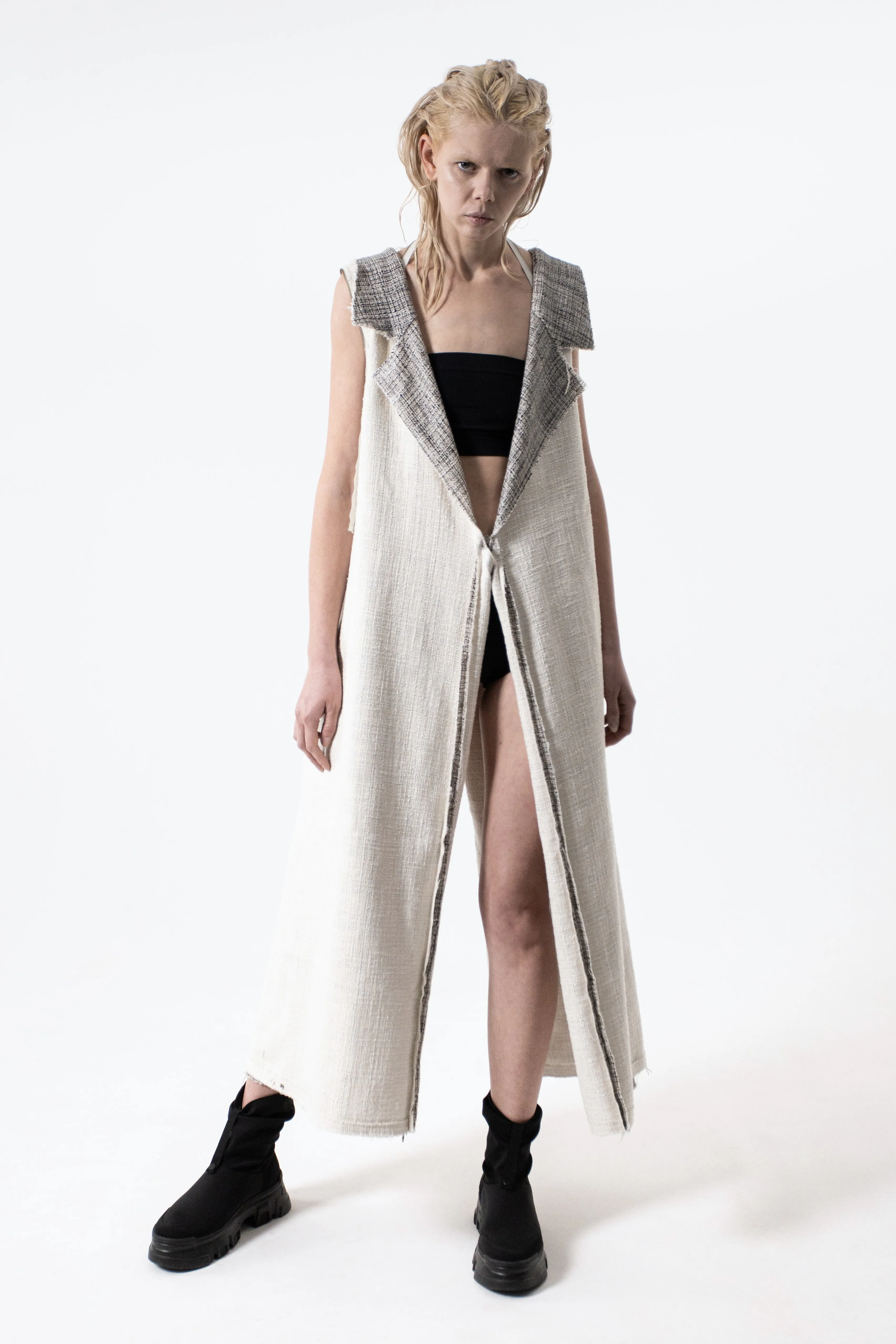 DUALITY 10 -way transforming piece: coat / jumpsuit / vest / dress / 4 bags