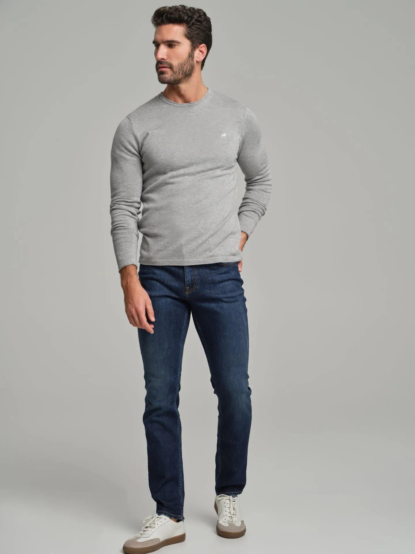 Long sleeve crew neck sweater