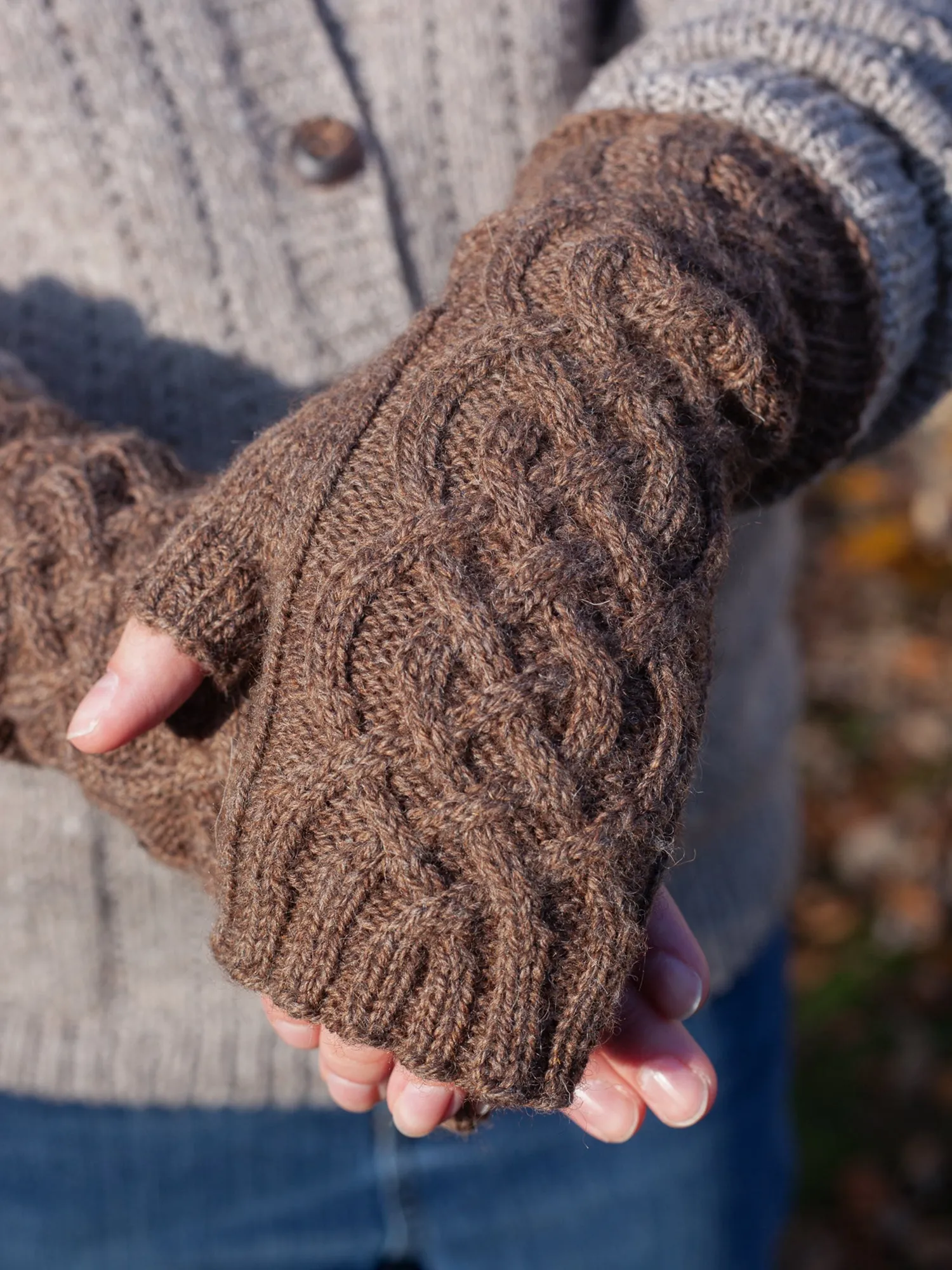 Rust Belt River Mitts <br/><small>knitting pattern</small>